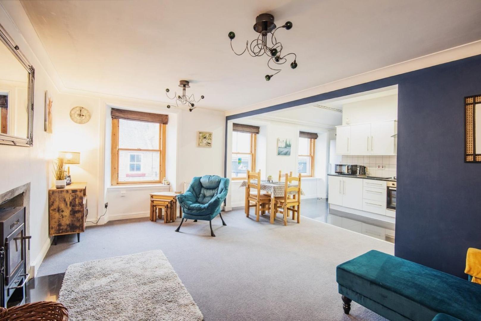 Charming 2 Bedroom Flat In The Heart Of Kirriemuir Luaran gambar